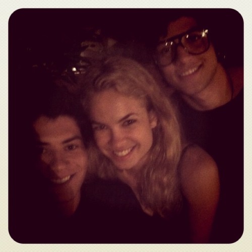 luarcyrus:  NENÉEEEEEEEEEEEEEEEEEEENSSSSSSSSS :3 SORRISOS ESPONTÂNEOS, SEM FORÇAR NADAAAAAAAAAAAAAAAAAA 