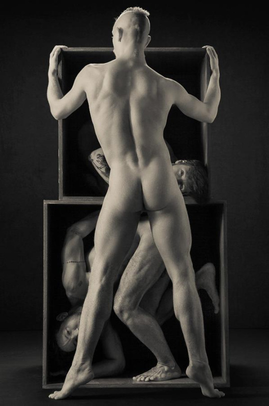 ohthentic: masculart:  Over 3K followers of more than 35K posts over 4 blogs See