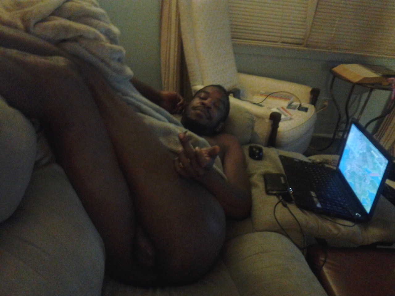 blackbuttholes:  My roomie and his tasty ass. 