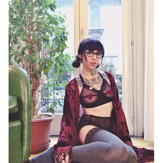  Gogo Blackwater: “I shot a brand new set with Albertine for @suicidegirls today!”