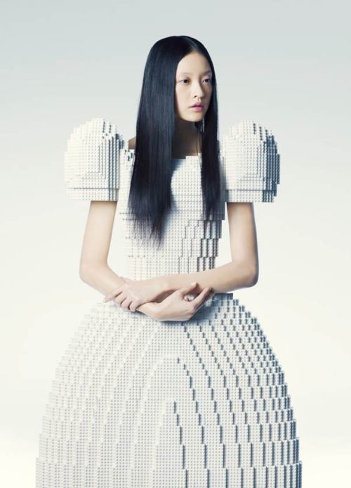 legosaurus:  Lego Wedding Dress Created by Rie Hosokai  I would wear a LEGO dress. 