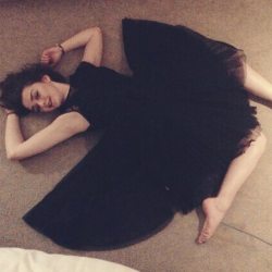 wester5sos:   @Maisie_Williams: Newest trend: Floorskank  