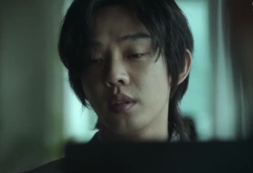 Yoo Ah In 유아인 as Jeong Jin-sooin Hellbound  (지옥;  地獄; Jiok) 2021,directed by Yeon Sang Ho 연상호, based