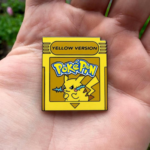 discords: retrogamingblog: Pokemon Gameboy Cartridge Pins made by BaineVisuals @ms-mikail
