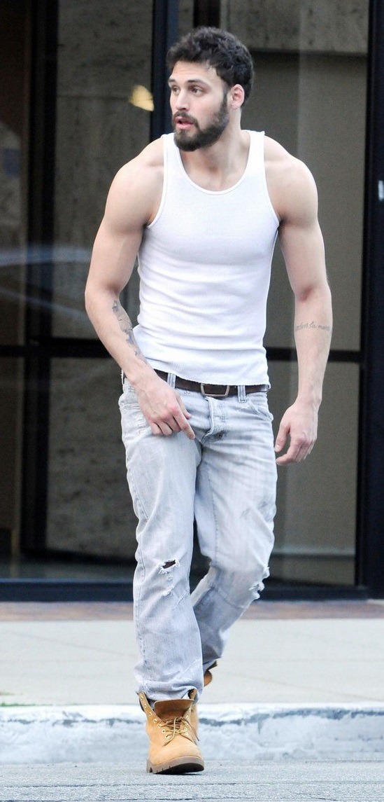 hotfamousmen:  Ryan Guzman