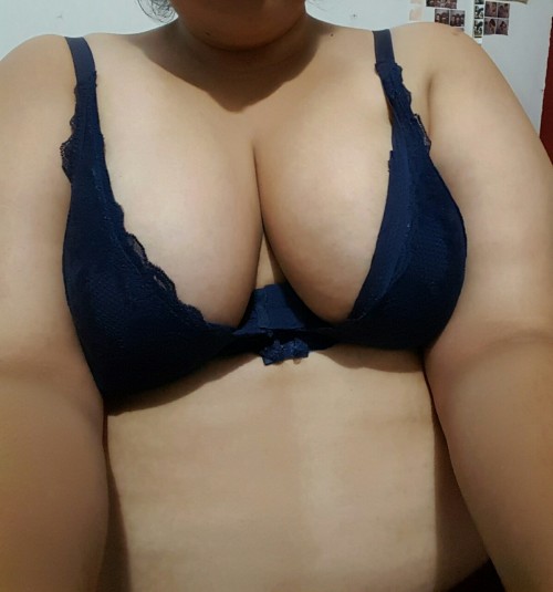 tgbbw: So my mom got me this bralet♡♡ It’s so cute♡♡♡