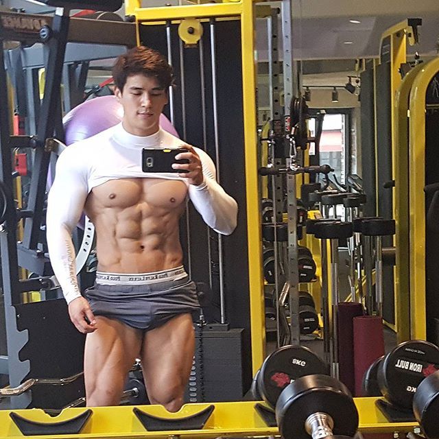   Musclemania Pro Jun Choi (최성준)   