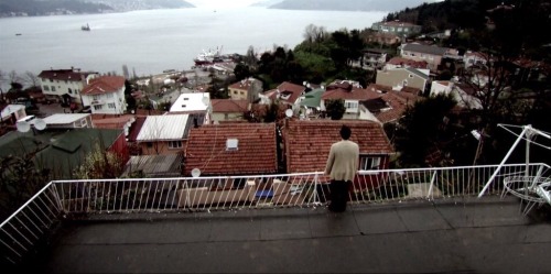 baysherlockholmes: “bir sabah; belki gün doğarken baktığında dışarı, ciğerlerine birikmiş