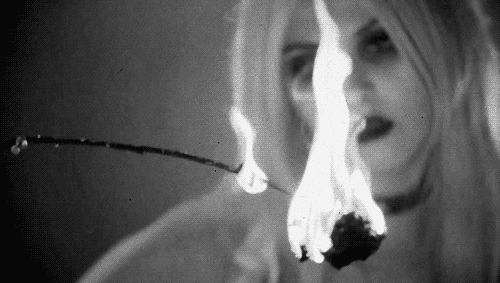 heroin-visions:  ♡I don’t bite… unless you’re into that♡