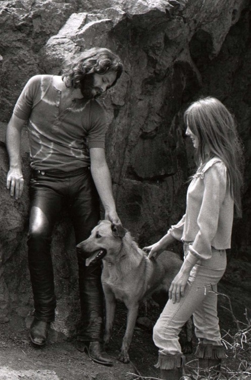 XXX twixnmix:  Jim Morrison and his girlfriend photo