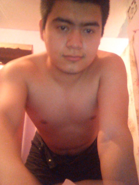 gusgameaholic:  Hello friends time without posting selfies here are some pics I sent