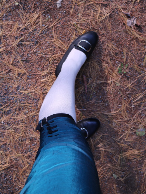 I started this pair of breeches a few months ago and then abandoned them for a bit, but now they’re 