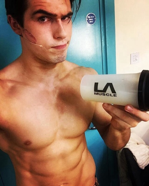 theheroicstarman:Dominic Andersen