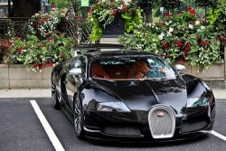 hisyamnano:  Black Buggati Veyron