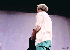 lms33:  Poor AJ, all that effort and he got pushed aside in favor of Kevin lol his reaction (*≧艸≦) 