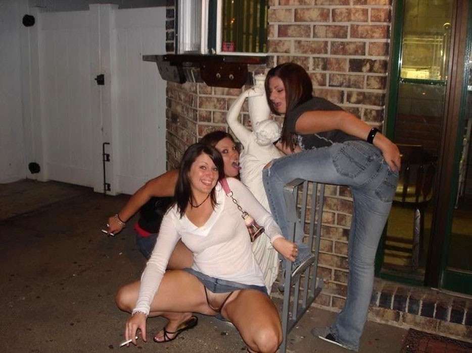 Drunk girls upskirt