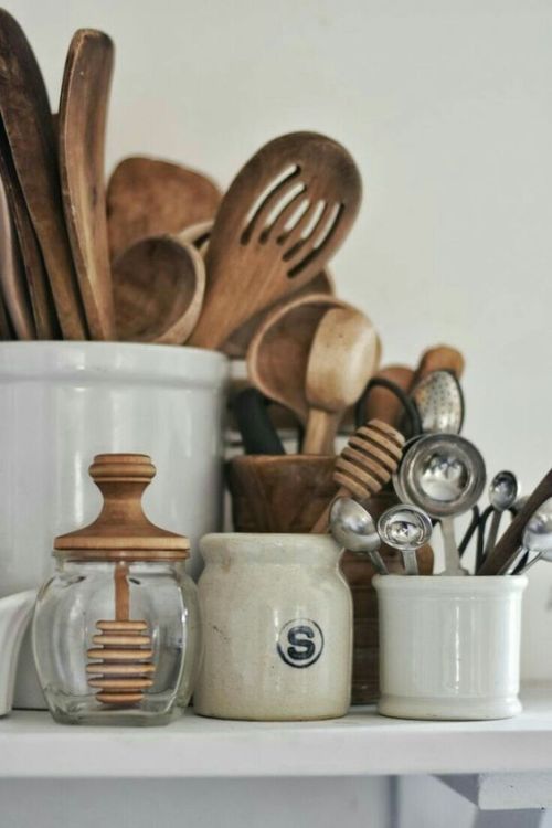 pumpkinsae:I really love wooden spoons, and other wooden kitchen items. &lt;3 