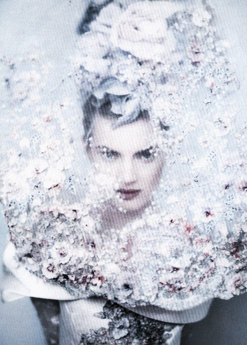 deprincessed: Guinevere Van Seenus wears a sheer bridal lace veil with frosty flower appliqué and se