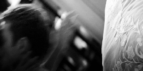 crazykissing:  sex / love / romance blog ♡ 