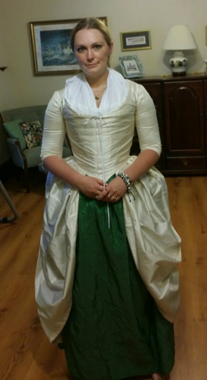 southcarolinadove:transluminescence:southcarolinadove:My 1770s polonaise dress is almost done!!omg a