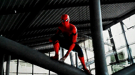 spideycentral:  Spidey getting this shit kicked out of him. Bonus: 