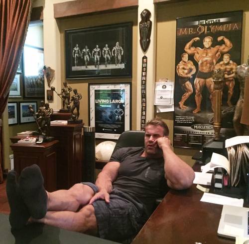 musclegodjaycutler:Like a boss after a hard day at work who needs a foot masage/worship. Socks are m