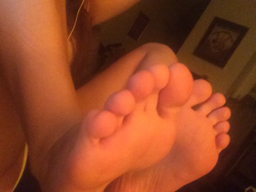 Sex Late night feetsie fix <3 pictures