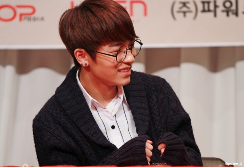  131116 Busan Fansign [ © poten_cj ] Please do not edit/crop/remove watermark. 