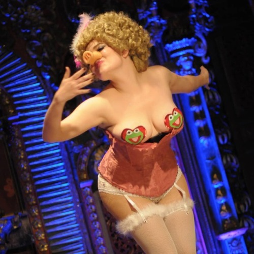 Isabella Star as she performed in Peepshow Menagerie&rsquo;s 2010 production of THE BURLESQUE OF NIB