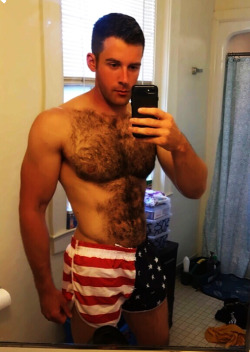 calslick66: Furry chested stud