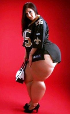 es-bbw:  http://es-bbw.tumblr.com/   Oooooweeee big sexy!!!!