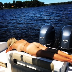 norwegiannatureandnudes:  Nyt sommeren naken!😊
