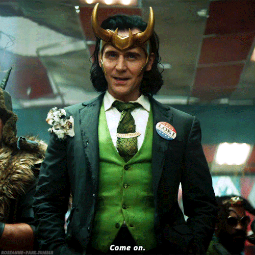 roseanne-park:TOM HIDDLESTON as Loki - coming to Disney+ in 2021!