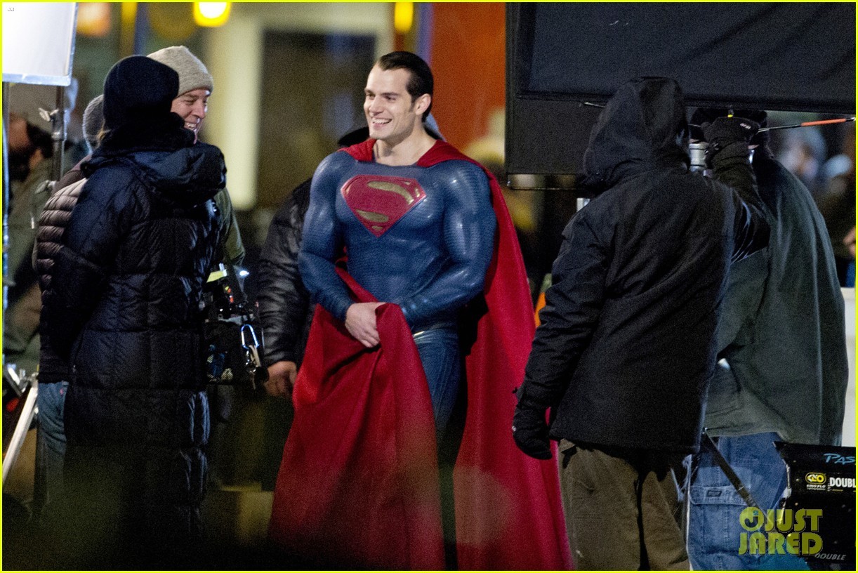   Henry Cavill Hangs in the Air in His Superman Costume in Chicago