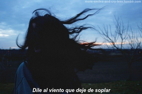 more-smiles-and-cry-less:  Dime que el amor es mentira, que es tan sólo algo que hacemos.