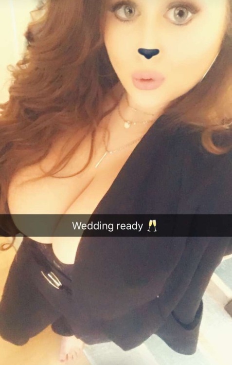 Love getting snapchats from busty brunettes!