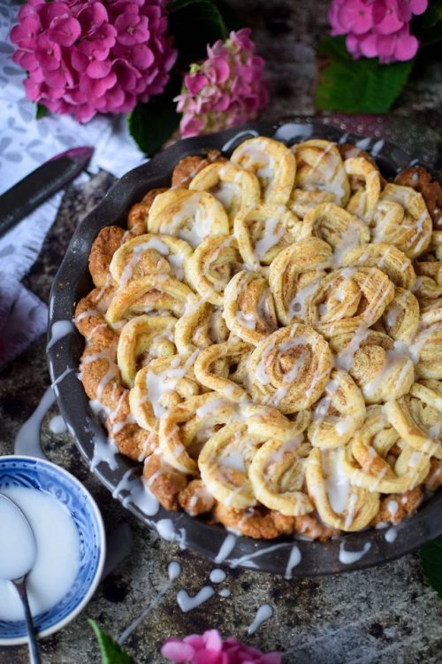 Cinnamon Roll Topped Apple Pie