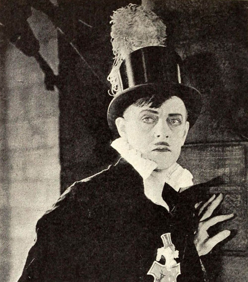 Promotional photo of actor Harry Myers as the Yankee in the American silent film A Connecticut Yanke