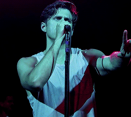 hotfamousmen:    Aaron Tveit   