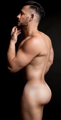 nudegayguy:  muscleorlando: Hump Day  Hot bubble butt.  Wish I could suck his dick and eat the entire load.