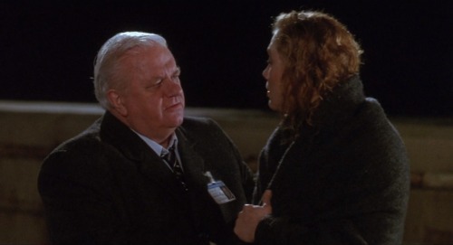 V.I. Warshawski (1991) - Charles Durning as Lt. Mallory[photoset #4 of 4]