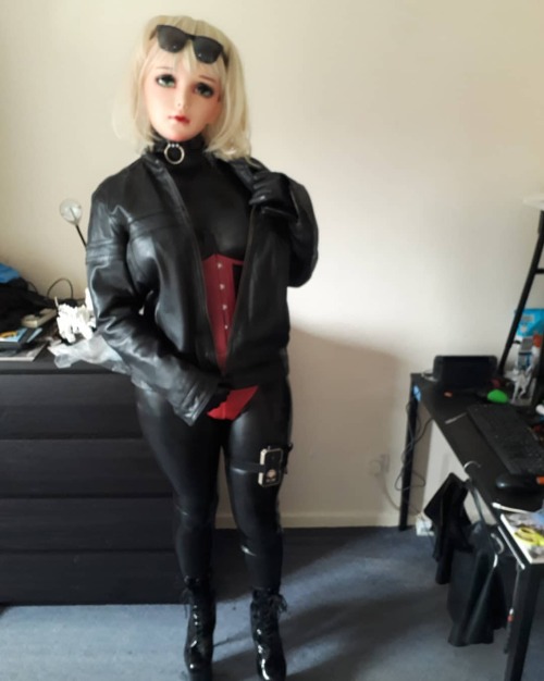 mb47: My only clothes that fit perfectly are all made of latex.  #rubber #latexfetish #Latex #l4tex 