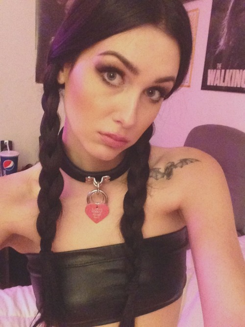 girlpervert:  i like this top 