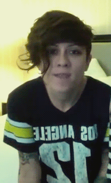 angryshortfemme:  battledyke:  It should be illegal for tegan to bite her lip.  AGREED