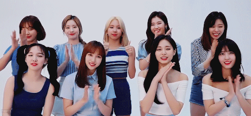twuce: Twice congratulating Itzy on their debut!