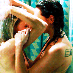 XXX 24thousand-miles-from-the-moon:   Lesbian photo