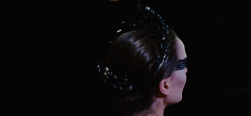 lastjedie:   It’s about a girl who gets turned into a swan and she needs love to break the spell, but her prince falls for the wrong girl so she kills herself.   Black Swan(2010) dir. Darren Aronofsky 