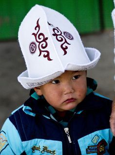 everythingcentralasia:  Kyrgyz Hat (Ak Kalpak)  The Kalpak, properly called the “Ak Kalpak&rdq