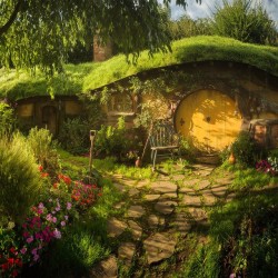 tankhera:  voiceofnature:  A portrait of the Shire by Daniel Kordan   God I hope to see this in person some day. 