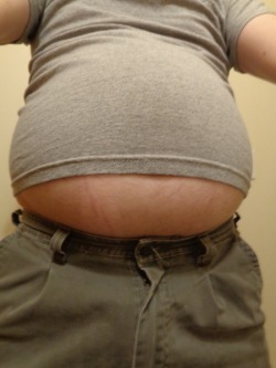 gurglygutguy:  My first Tummy Tuesday! Found